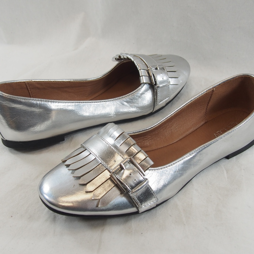 NWOB Abound Silver Loafers